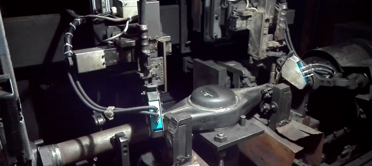 車(chē)橋殼專(zhuān)機(jī)焊接